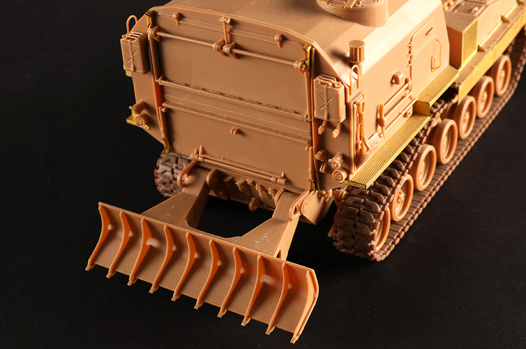 1:35 M55 203mm Self-Propelled Howitzer