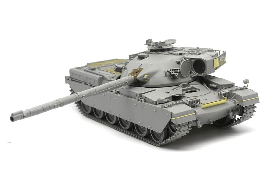 1:35 British Main Battle Tank Cheiftain Mk.10