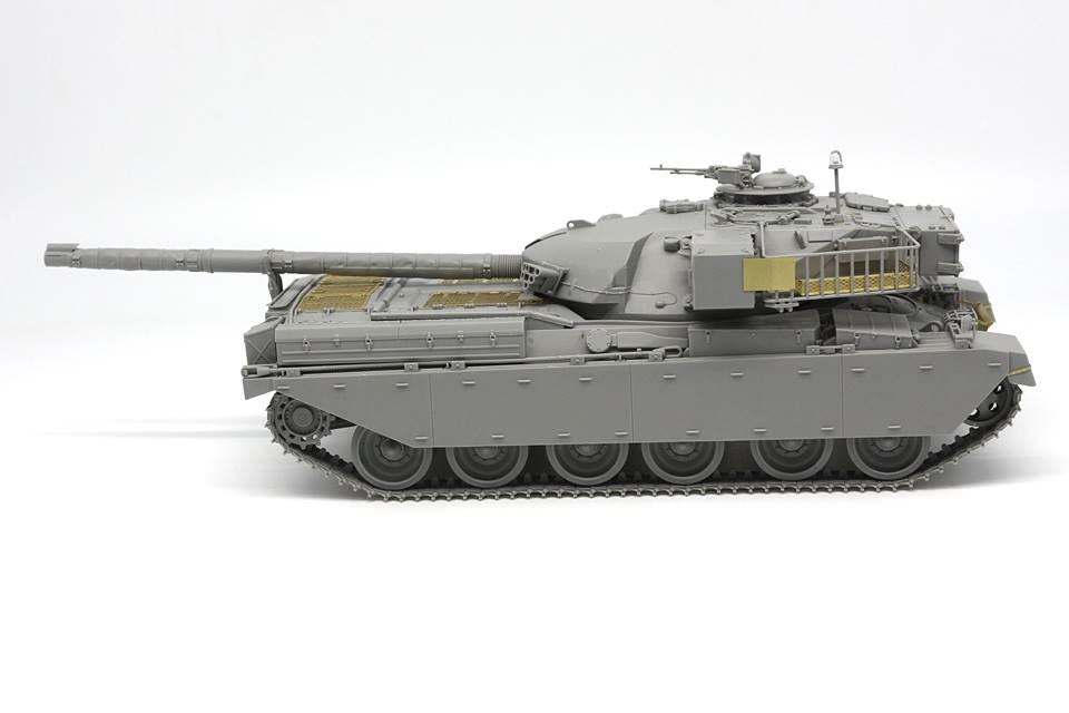 1:35 British Main Battle Tank Cheiftain Mk.10